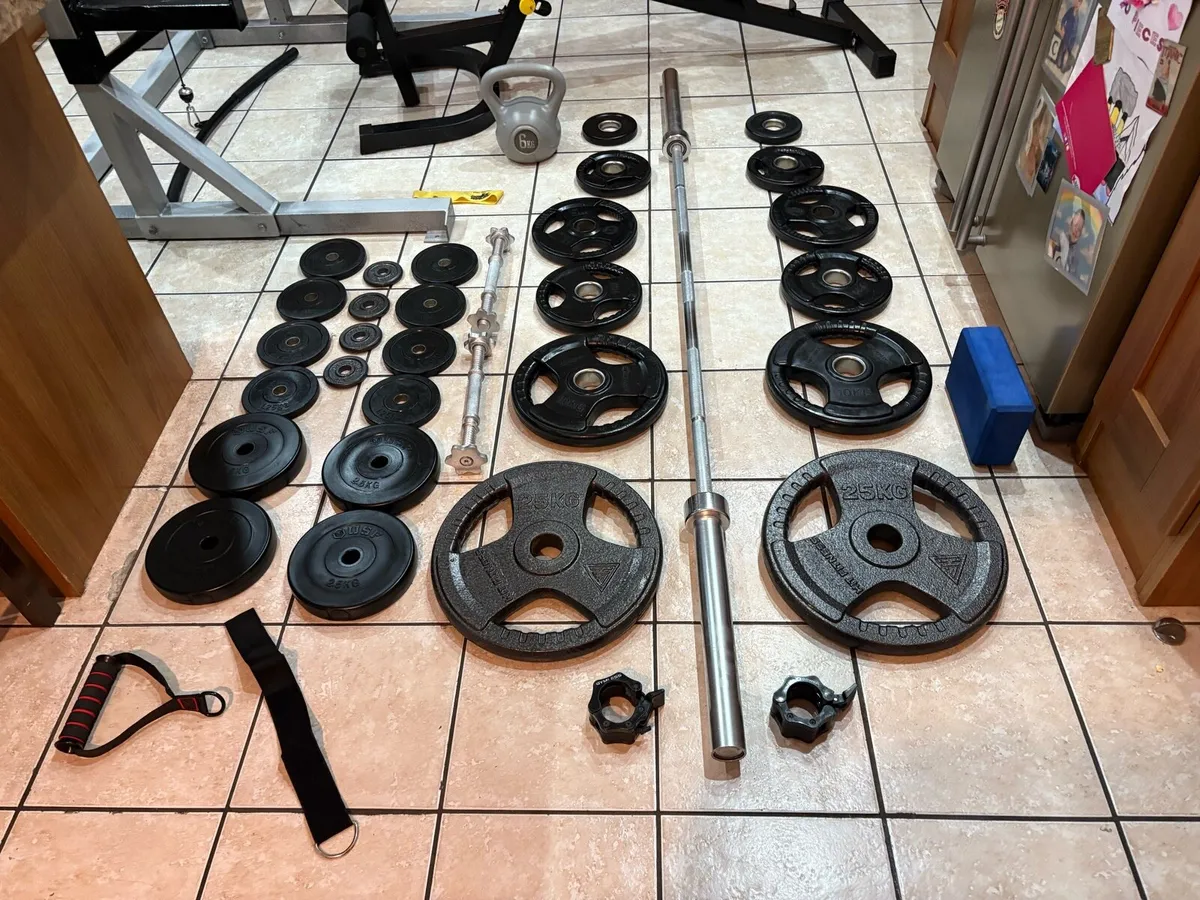 FANTASTIC GYM WEIGHTLIFTING PRO SET UP, RACK ETC!! - Image 2