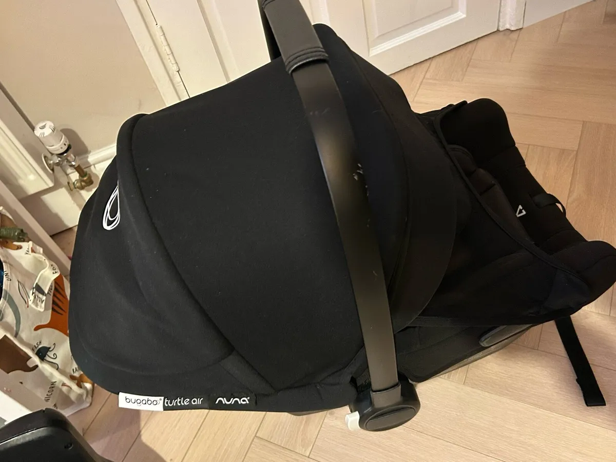 Bugaboo Turtle Air car seat and isofix base - Image 2