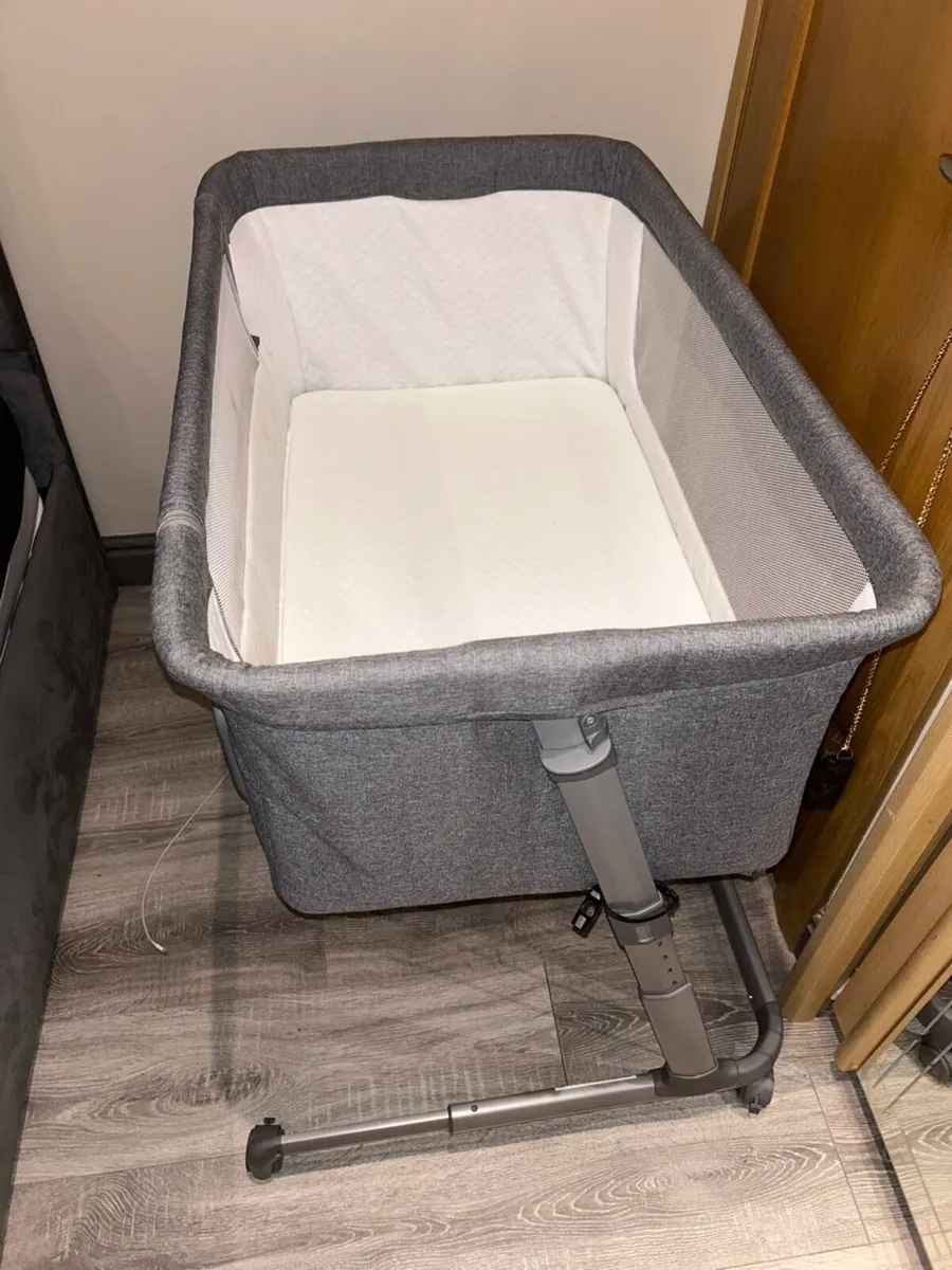 Next to me baby crib - Image 3