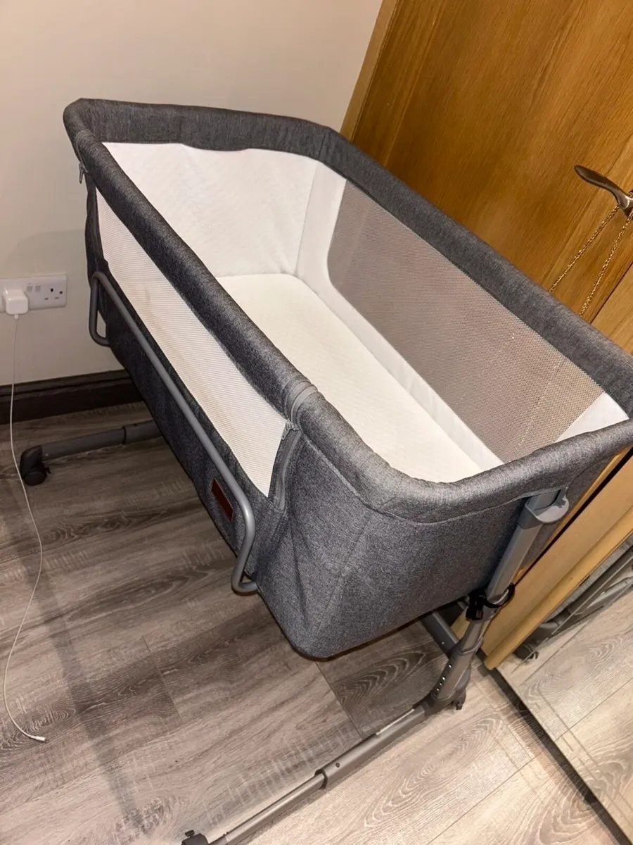 Next to me baby crib - Image 4