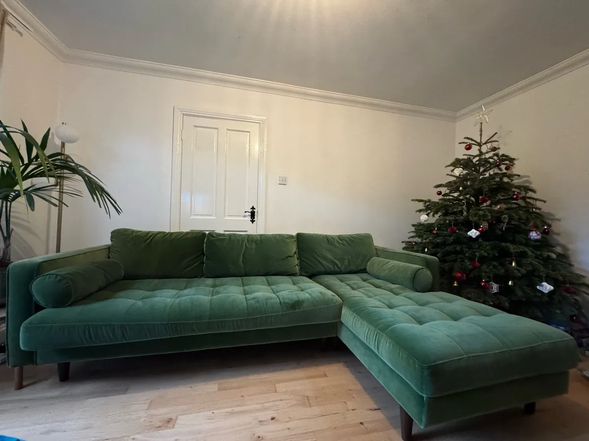 Scott Corner Sofa With Right Hand Facing Chase - Image 1