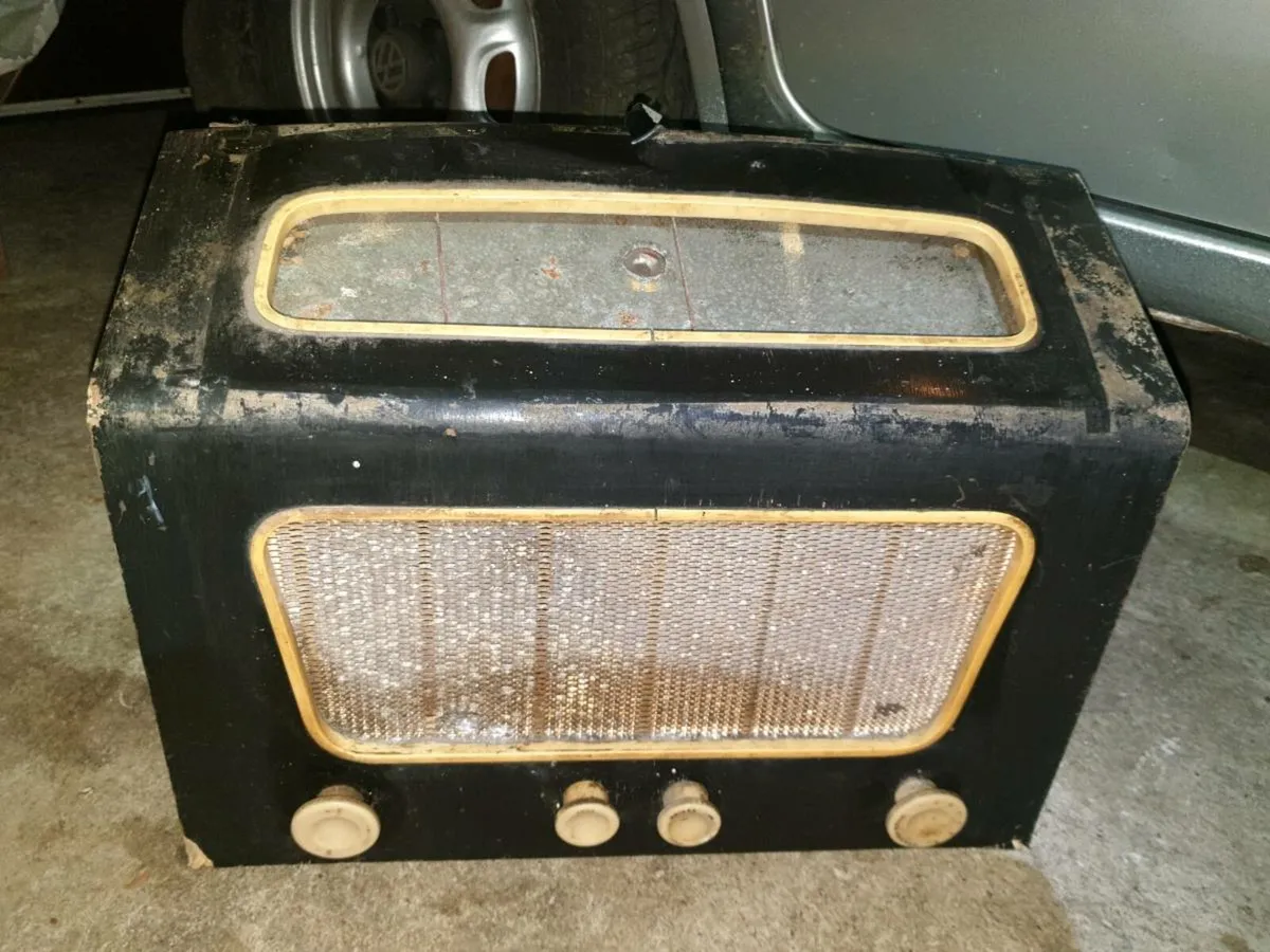 Valve radios - Image 2