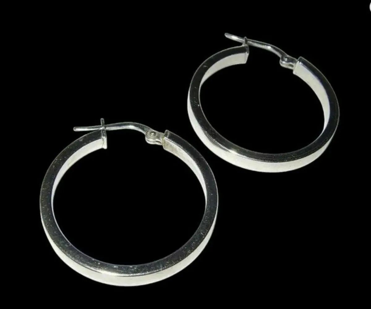 Vintage 9ct White Gold Hallmarked Hoop Earrings - Image 2