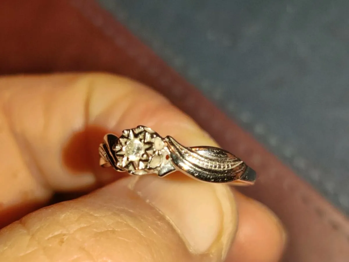 DIAMOND TWIST, 9CT White Gold New Ring & Cert ! - Image 4