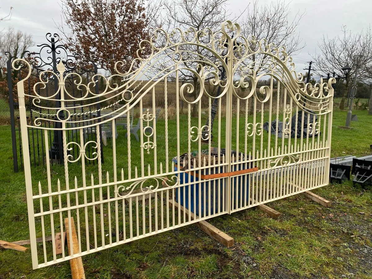 Wrought iron entrance - Image 3
