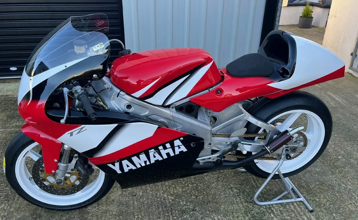 Race and track motorcycles - Image 2