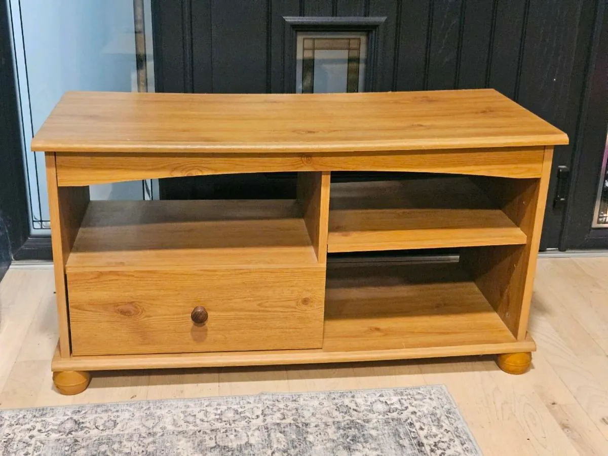 Tv table  free to take away