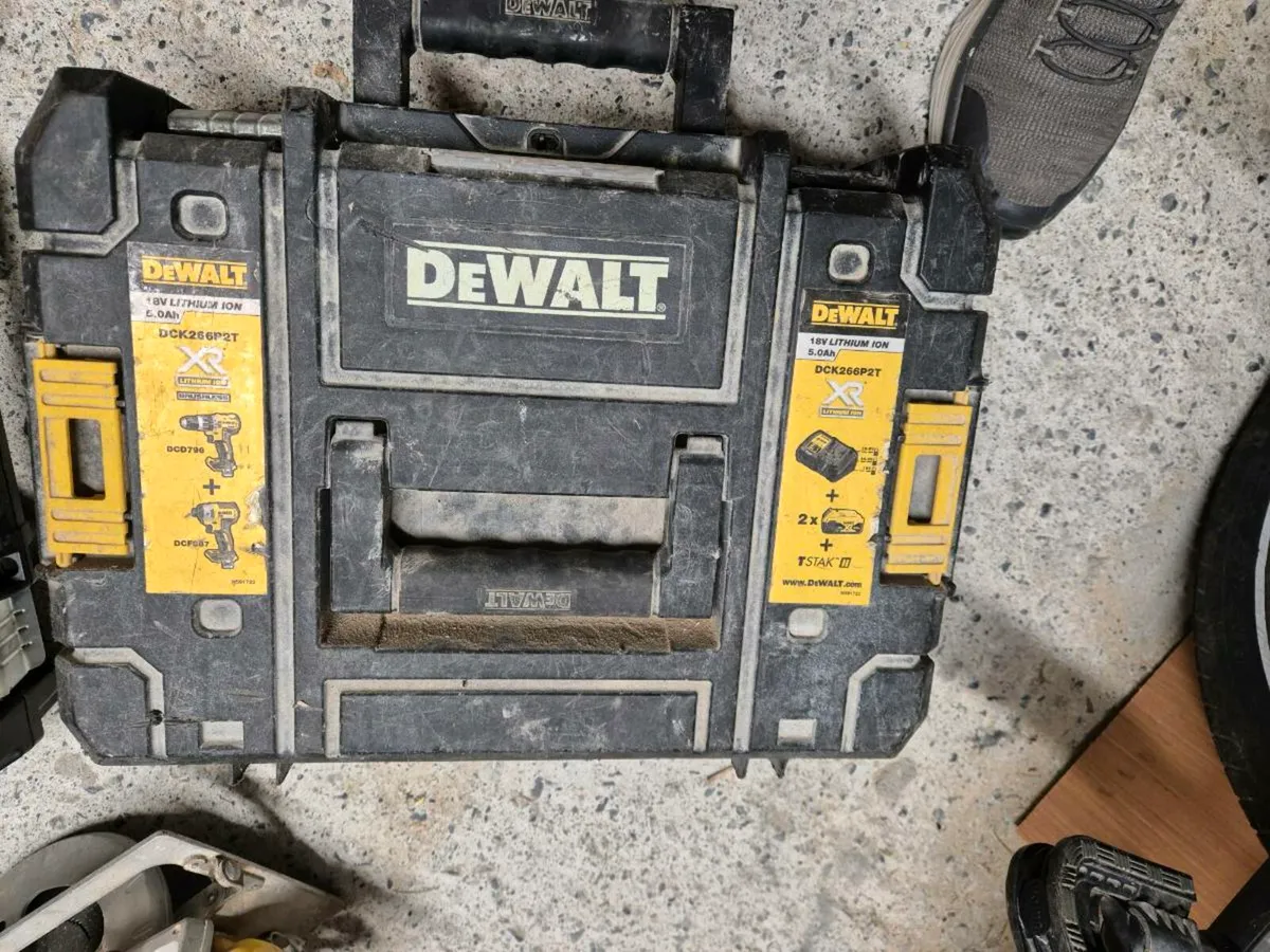 Dewalt tool box - Image 1