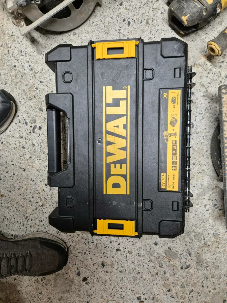 Dewalt tool box - Image 2