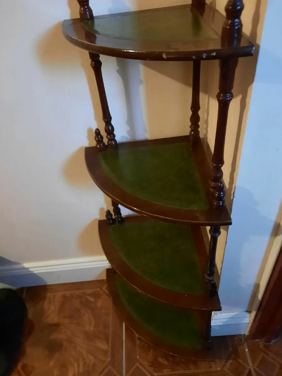 Vintage corner shelf - Image 1