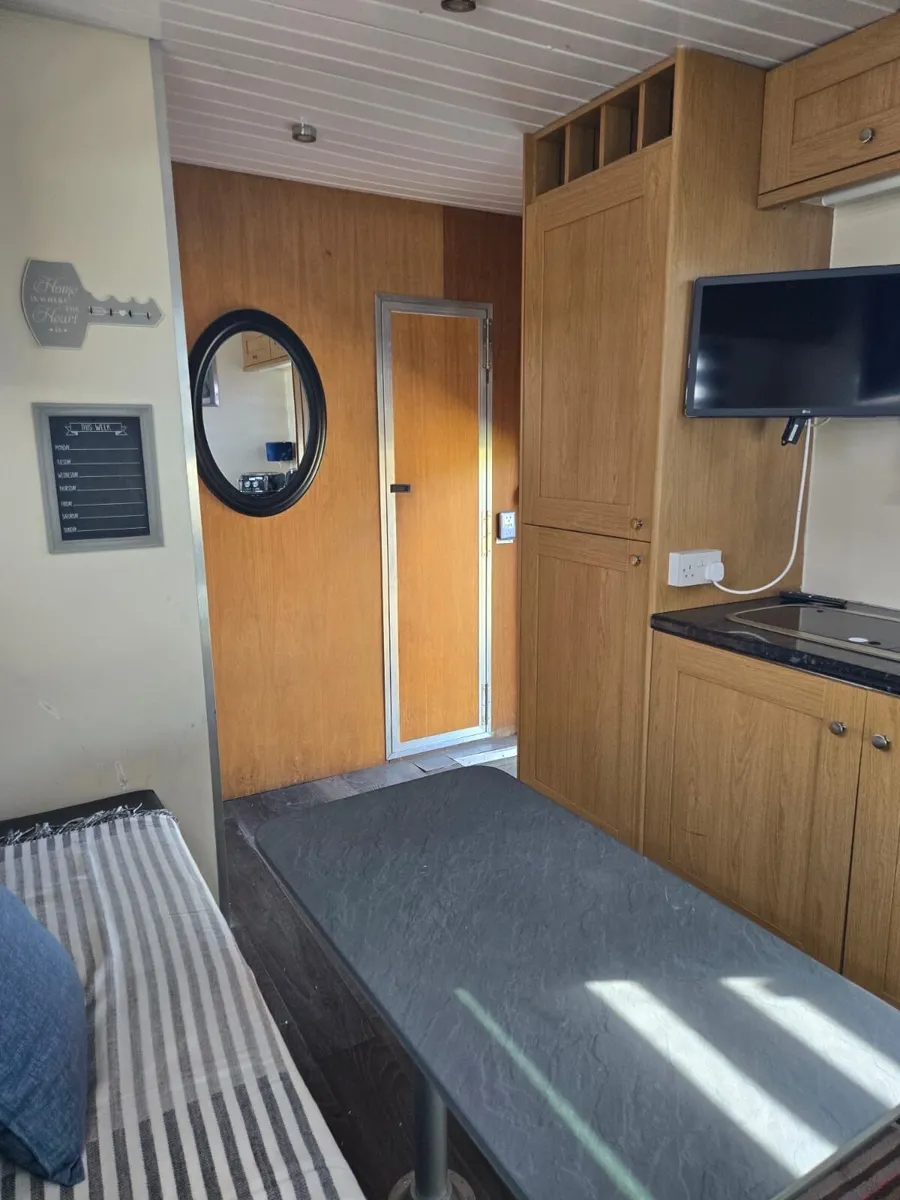 2008 3 Horse Truck Lorry with integrated living - Image 2