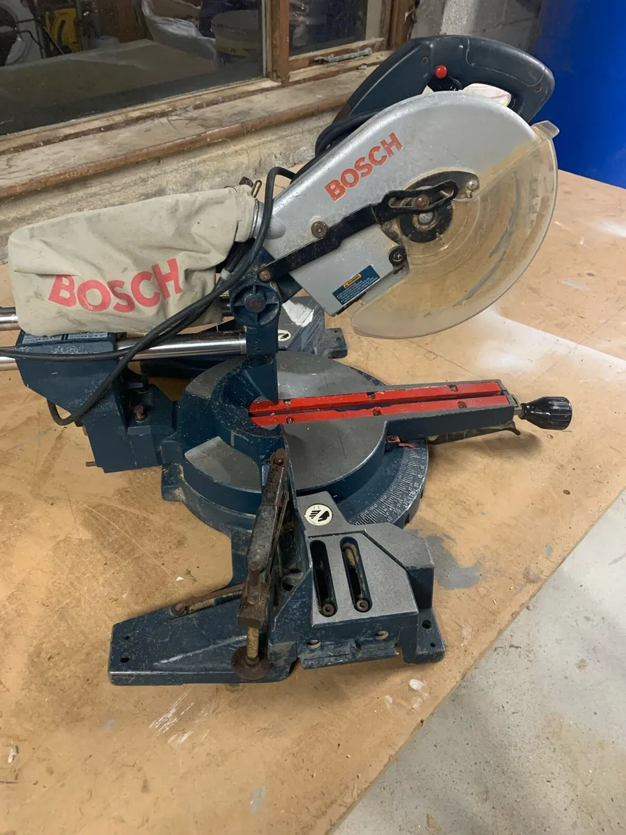 Bosch Mitre Saw 10” 110 Volts - Image 2