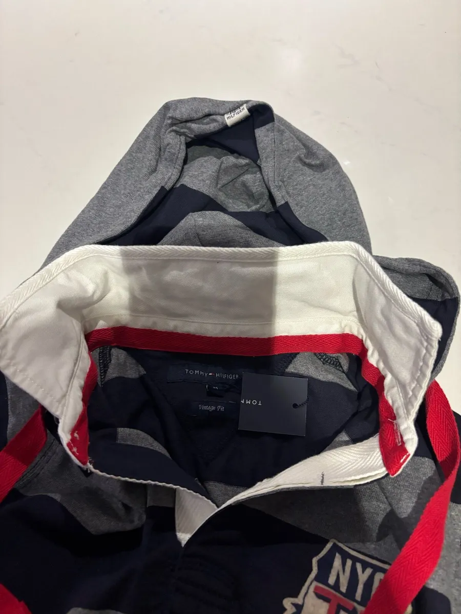 Tommy Hilfiger men’s hoodie/rugby top new/tags - Image 3