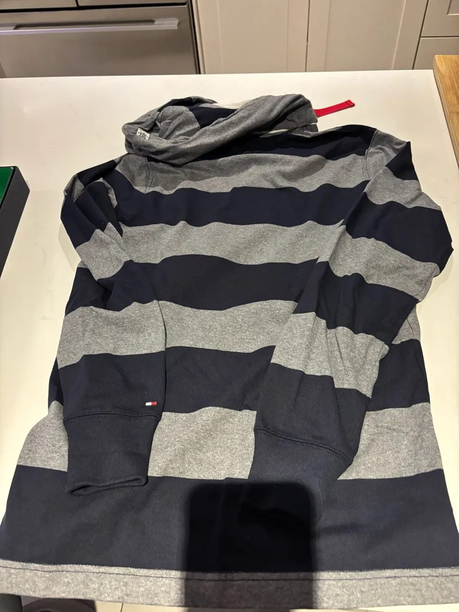 Tommy Hilfiger men’s hoodie/rugby top new/tags - Image 4