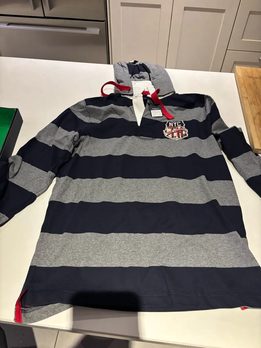 Tommy Hilfiger men’s hoodie/rugby top new/tags - Image 2