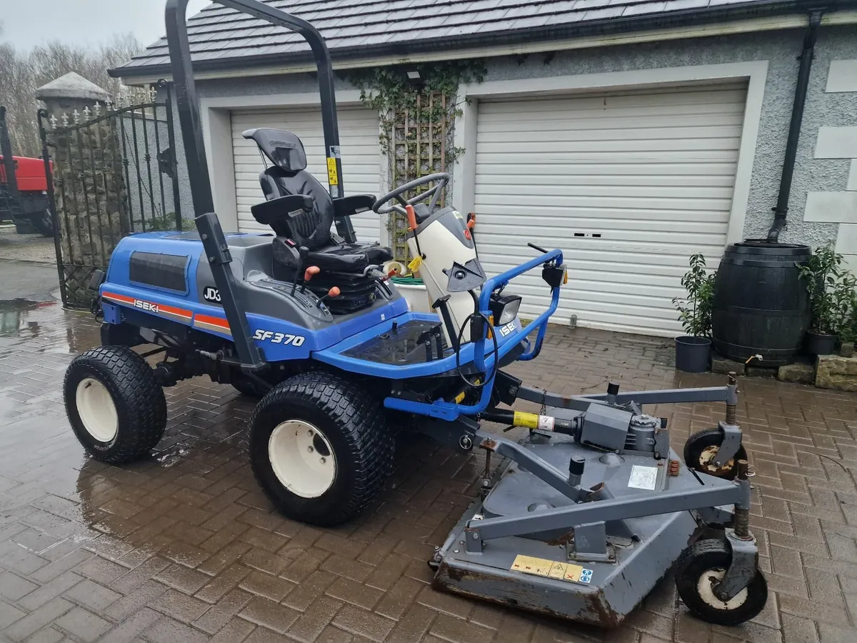 2021 ISEKI 37hp ride on mower lawnmower 800 hrs - Image 2