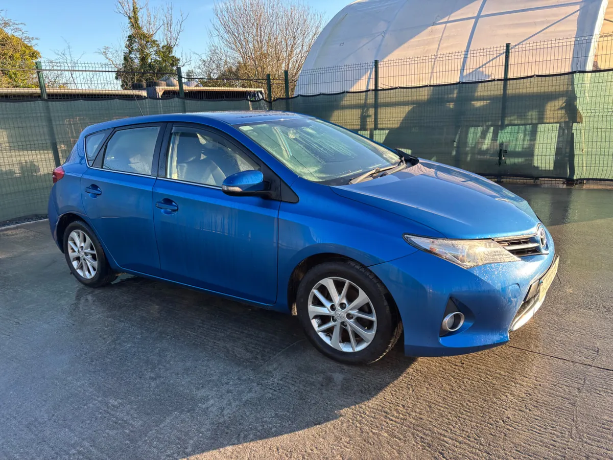 2015 Toyota Auris D4D. Light Damage - Image 3