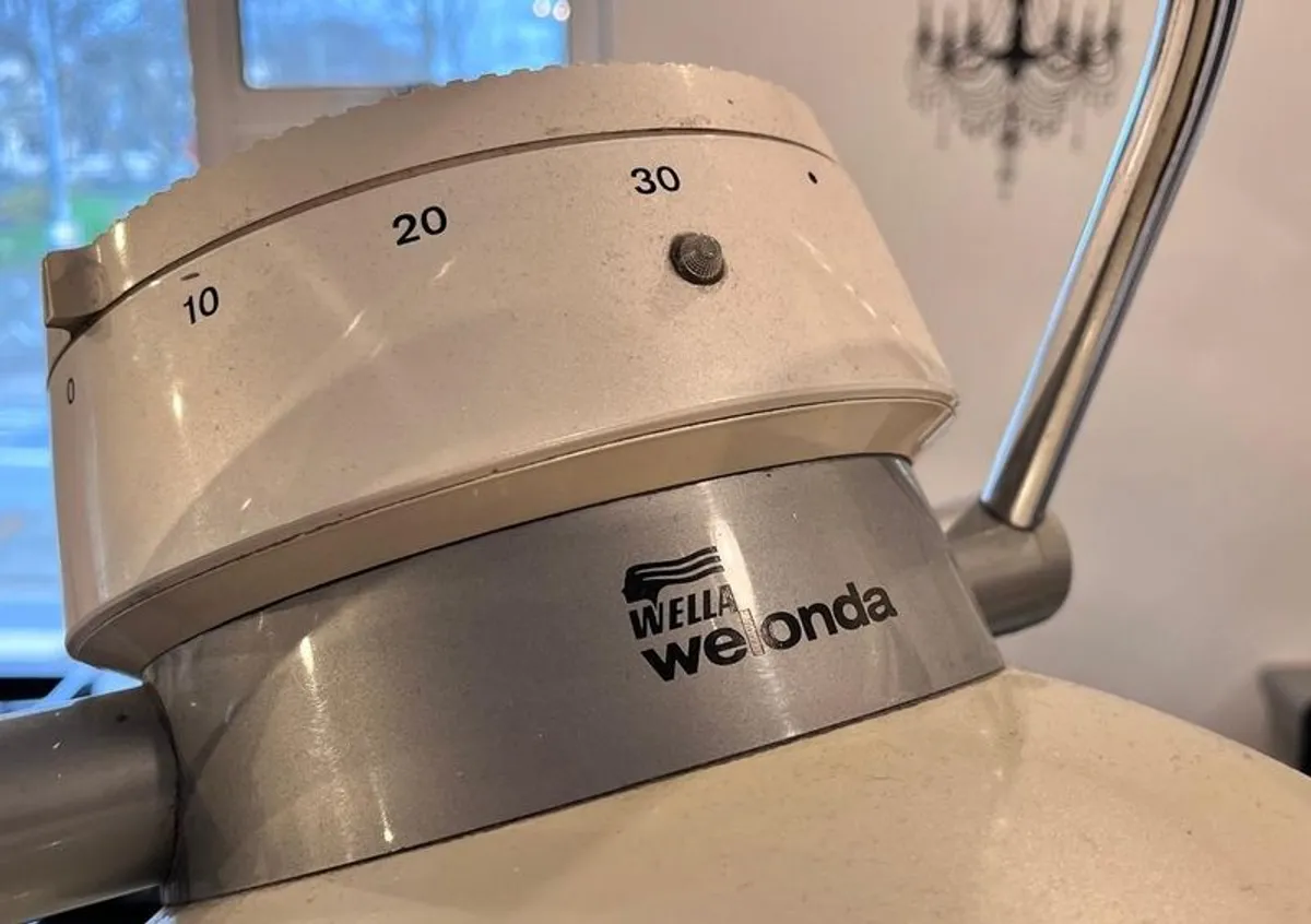 Wella Welonda Hooded Hair Dryer - Wall Mounted - Image 3