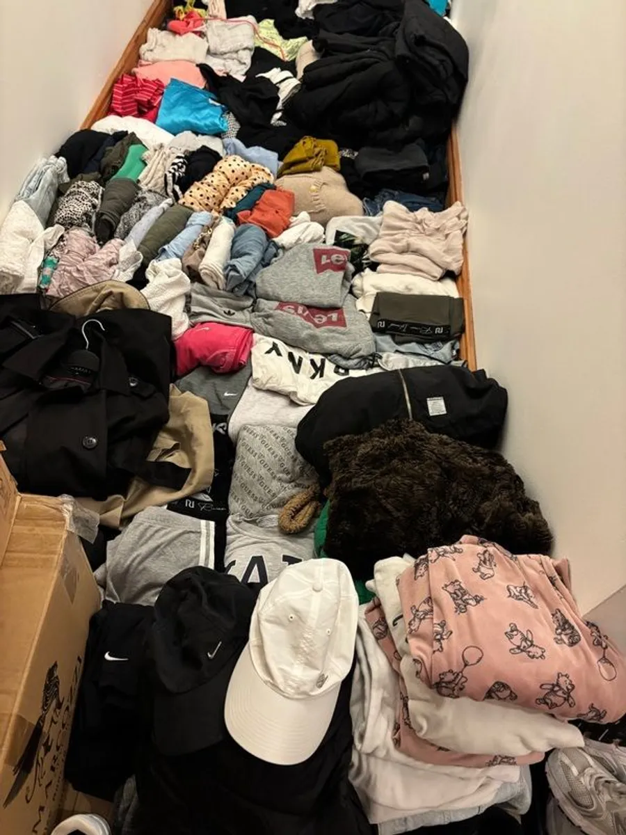 bundle womans clothes - Image 2