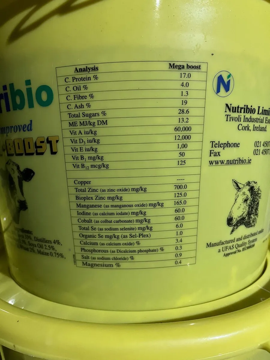Megaboost mineral and feed bucket - Image 3