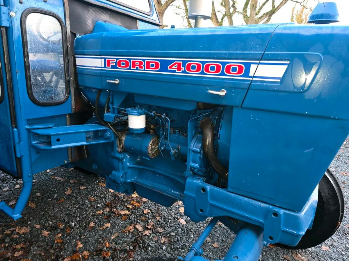 Ford 4000 vintage tractor & cab great condition - Image 4
