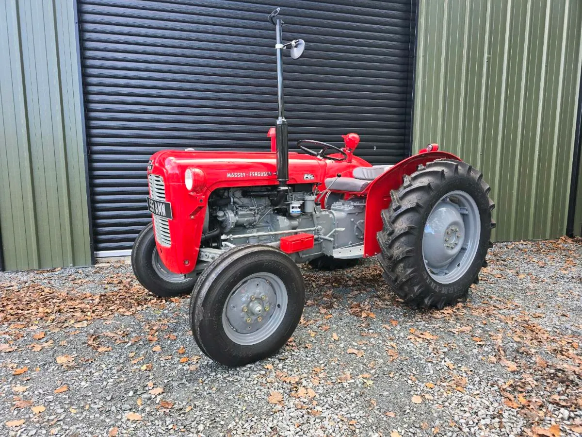 1963 massey ferguson 35x vintage tractor - Image 1