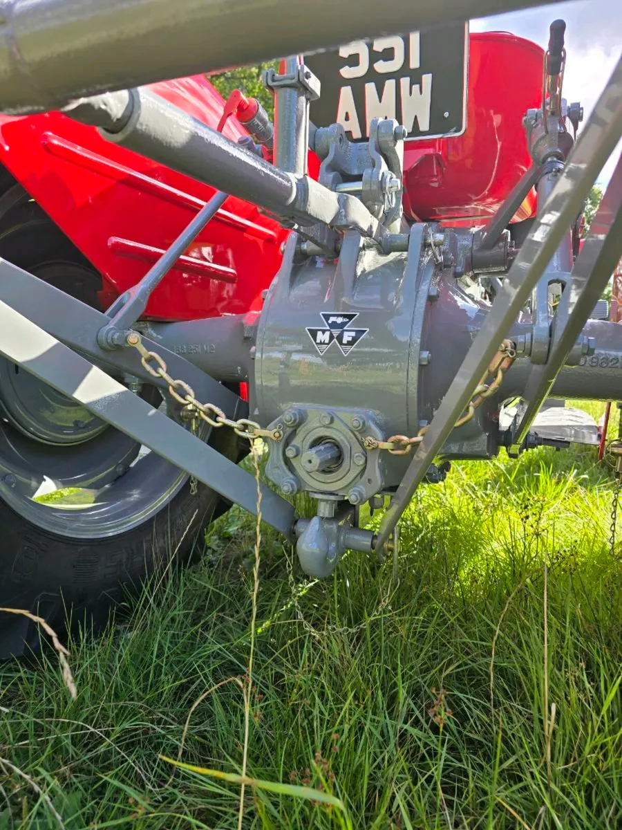 1963 massey ferguson 35x vintage tractor - Image 3