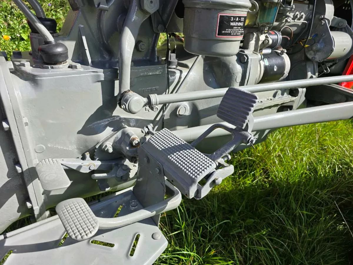 1963 massey ferguson 35x vintage tractor - Image 4