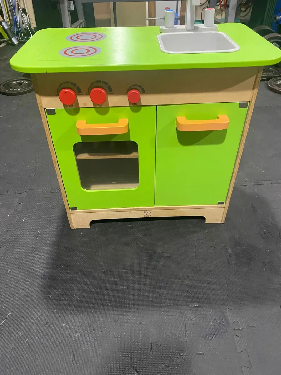 Hape Wooden Play Kitchen – Cooker/Oven + Sink - Image 1
