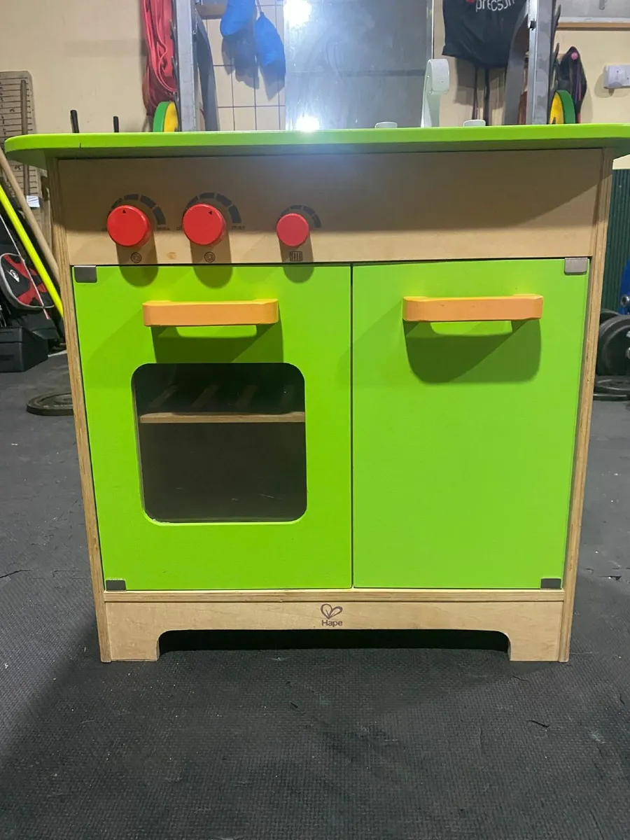 Hape Wooden Play Kitchen – Cooker/Oven + Sink - Image 2