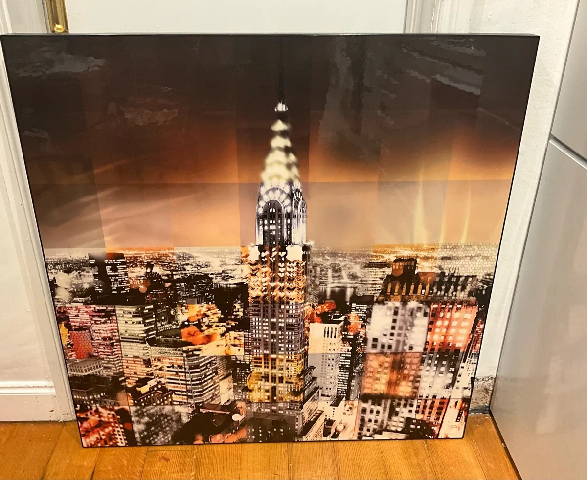 Empire State Building Large Animated Picture - Image 1