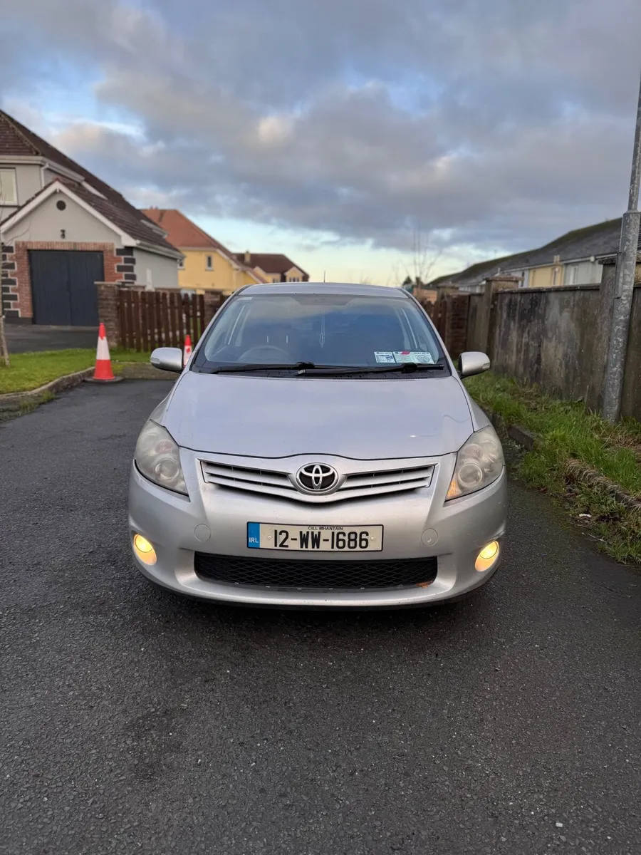 Toyota Auris 2012 - Image 1