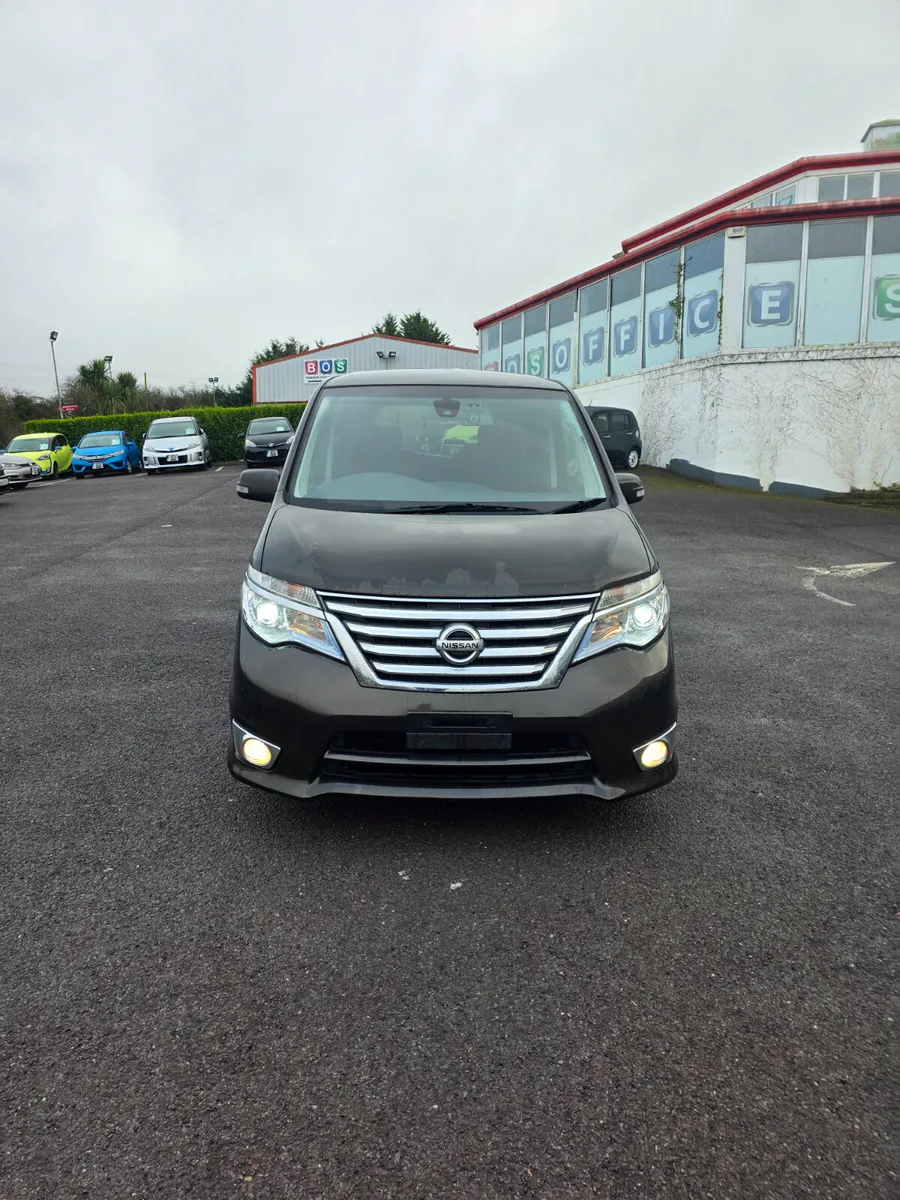 8 Seats Nissan Serena - Image 3