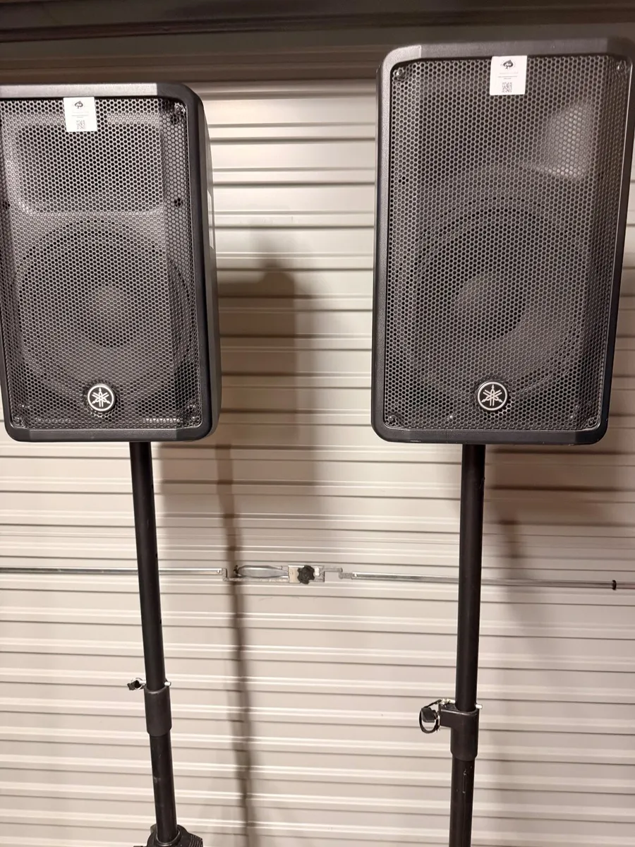 DJ / Band equipment  /2 Yamaha DBR10  Speakers - Image 1