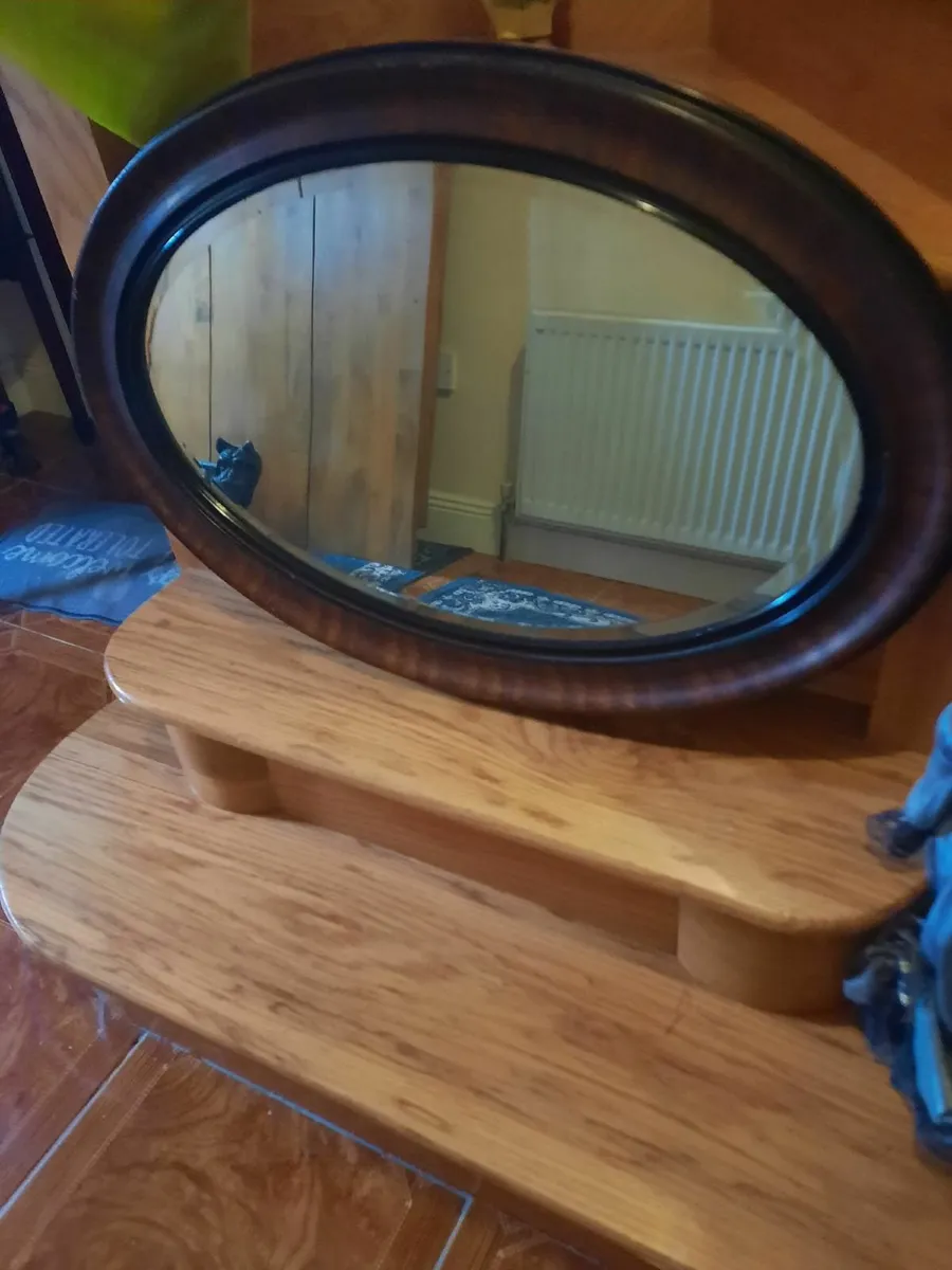 Antique mirror - Image 1