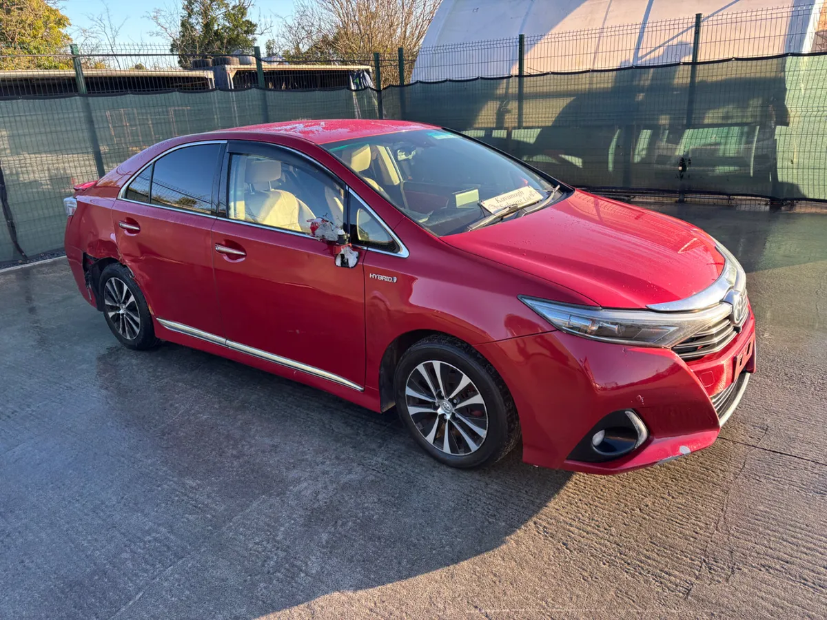2015 Toyota sai / Corolla    Hybrid - Image 1