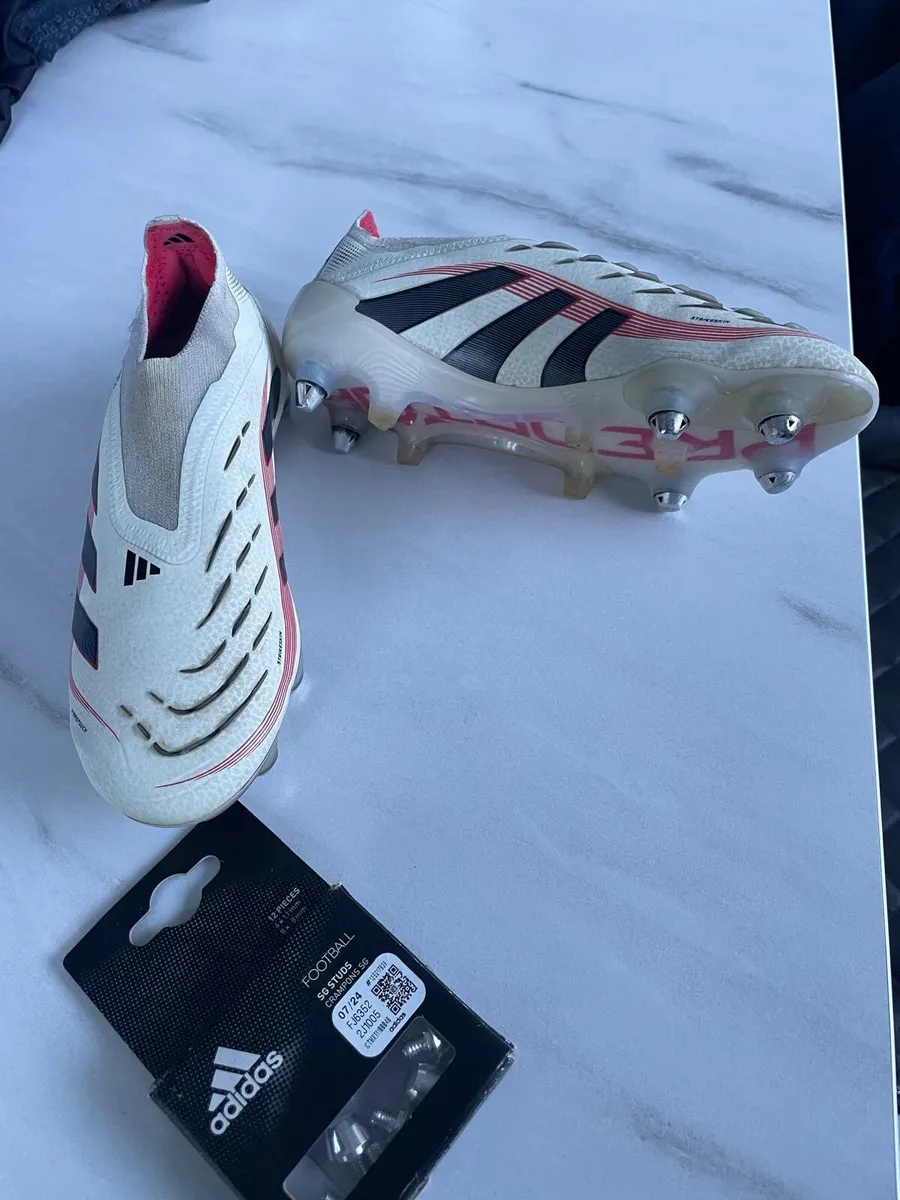 Predator Elite metal stud soccer boots - Image 2