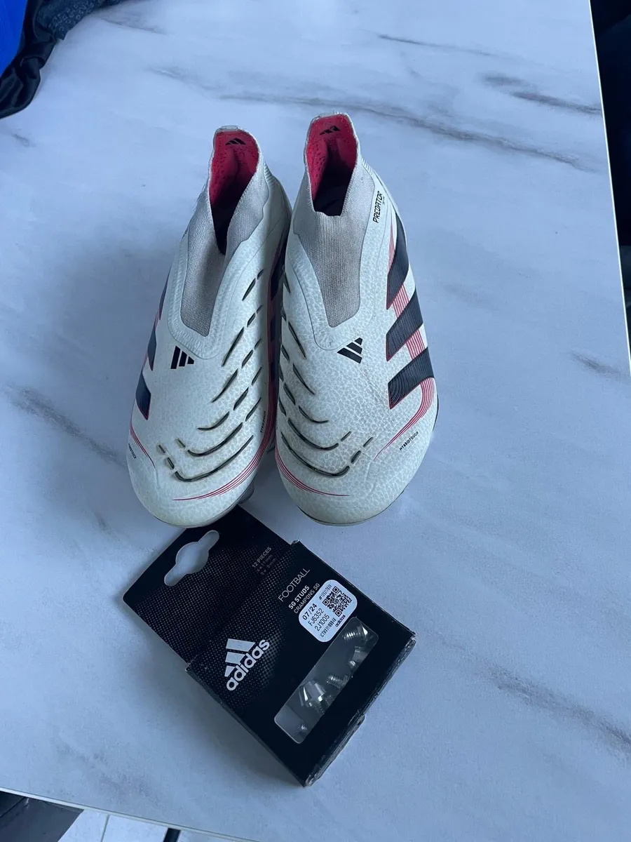 Predator Elite metal stud soccer boots - Image 4