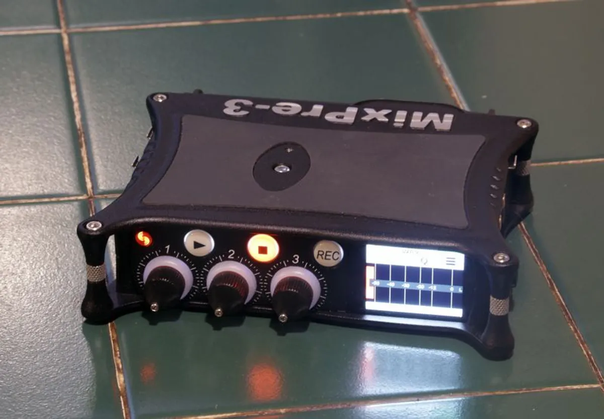 Sound Devices Mix Pre 3 II Kit incl. Microphones & Accessories - Image 2