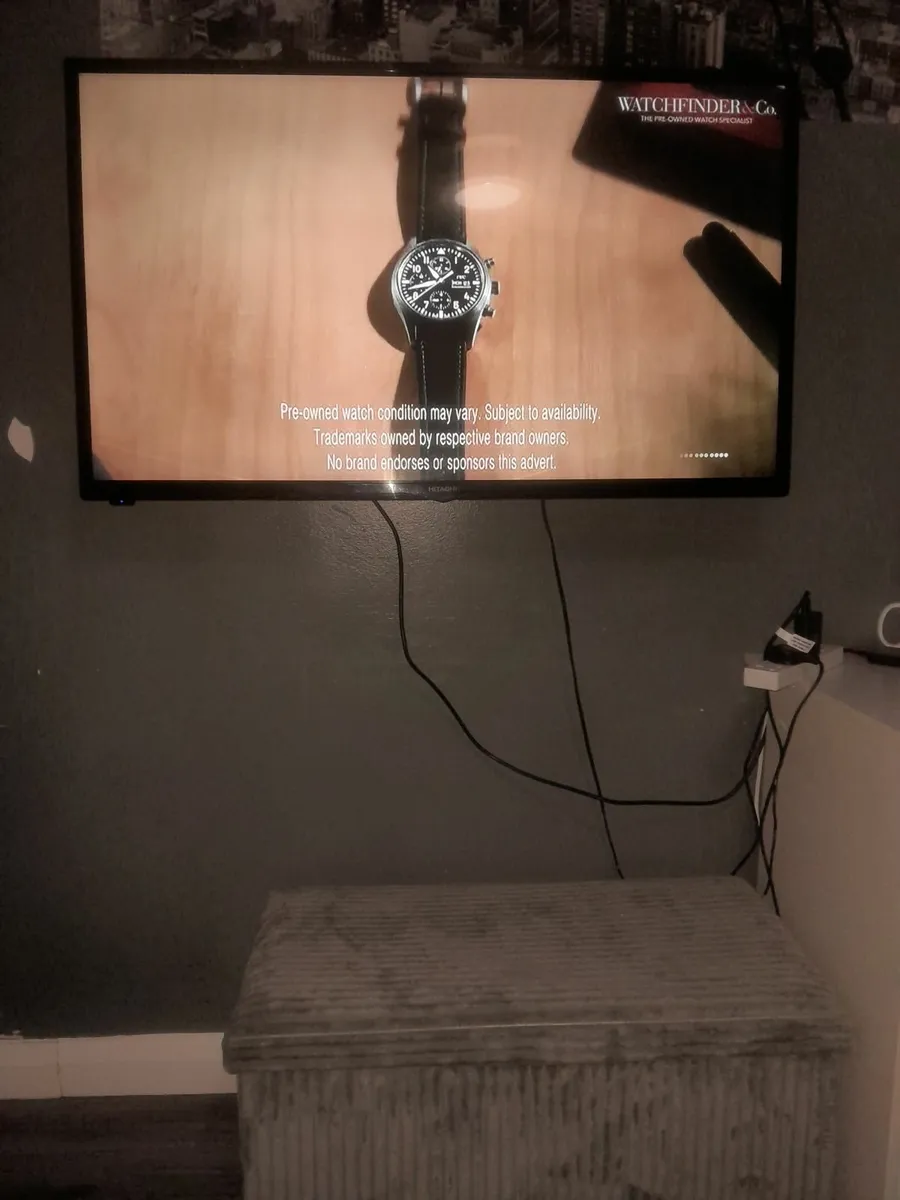 43 inch Hitachi tv - Image 1