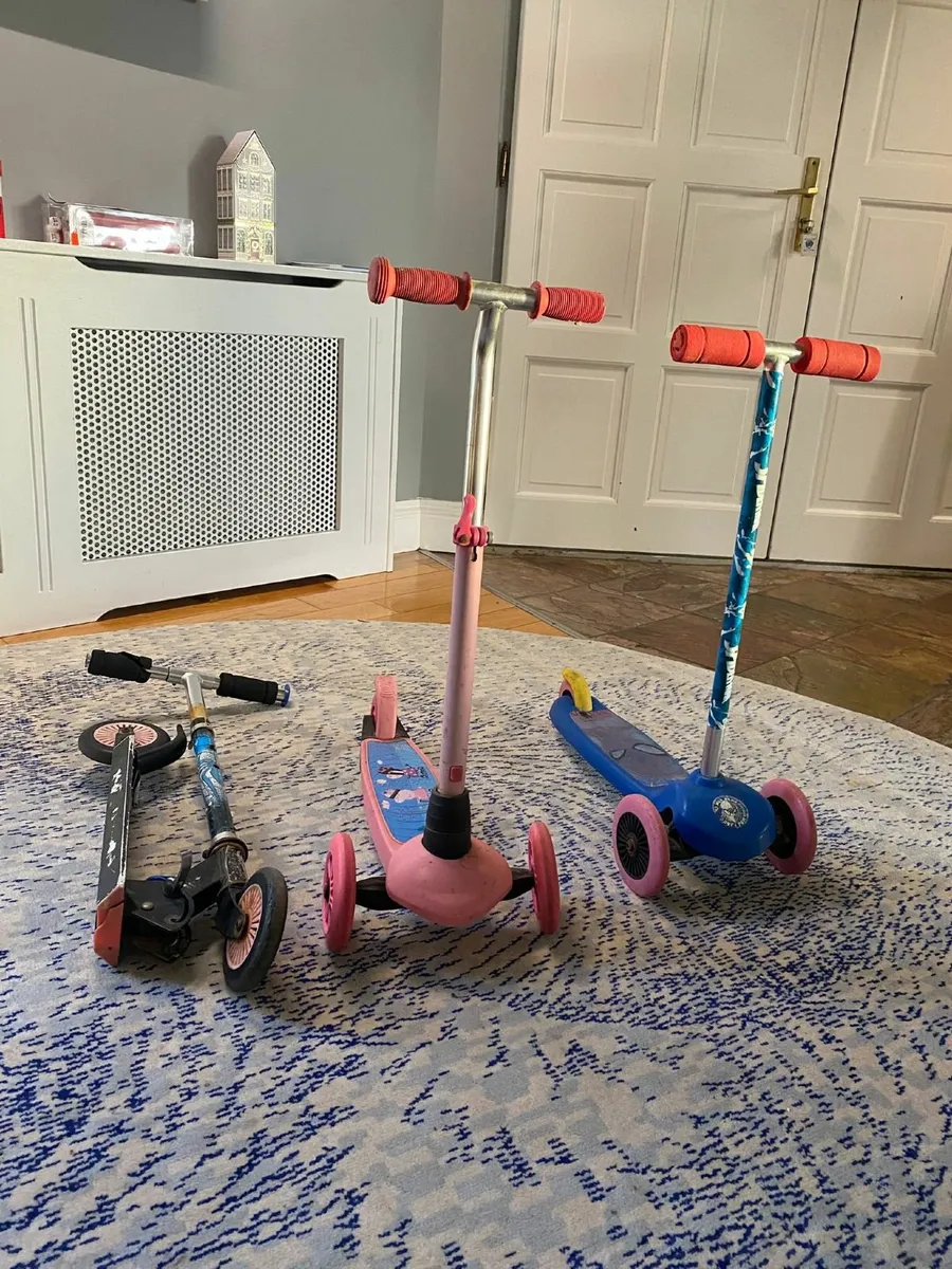 3 Kids Scooters (2 x 3-Wheel + 1 Folding) - Image 2