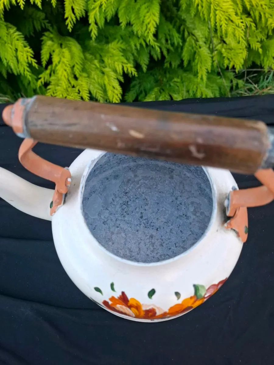 Painted tea pot postage possible - Image 2