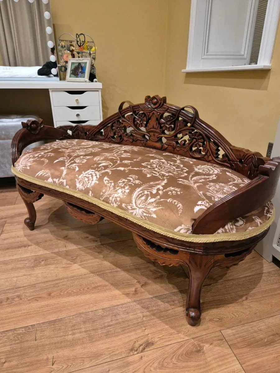 Window seat - Image 3