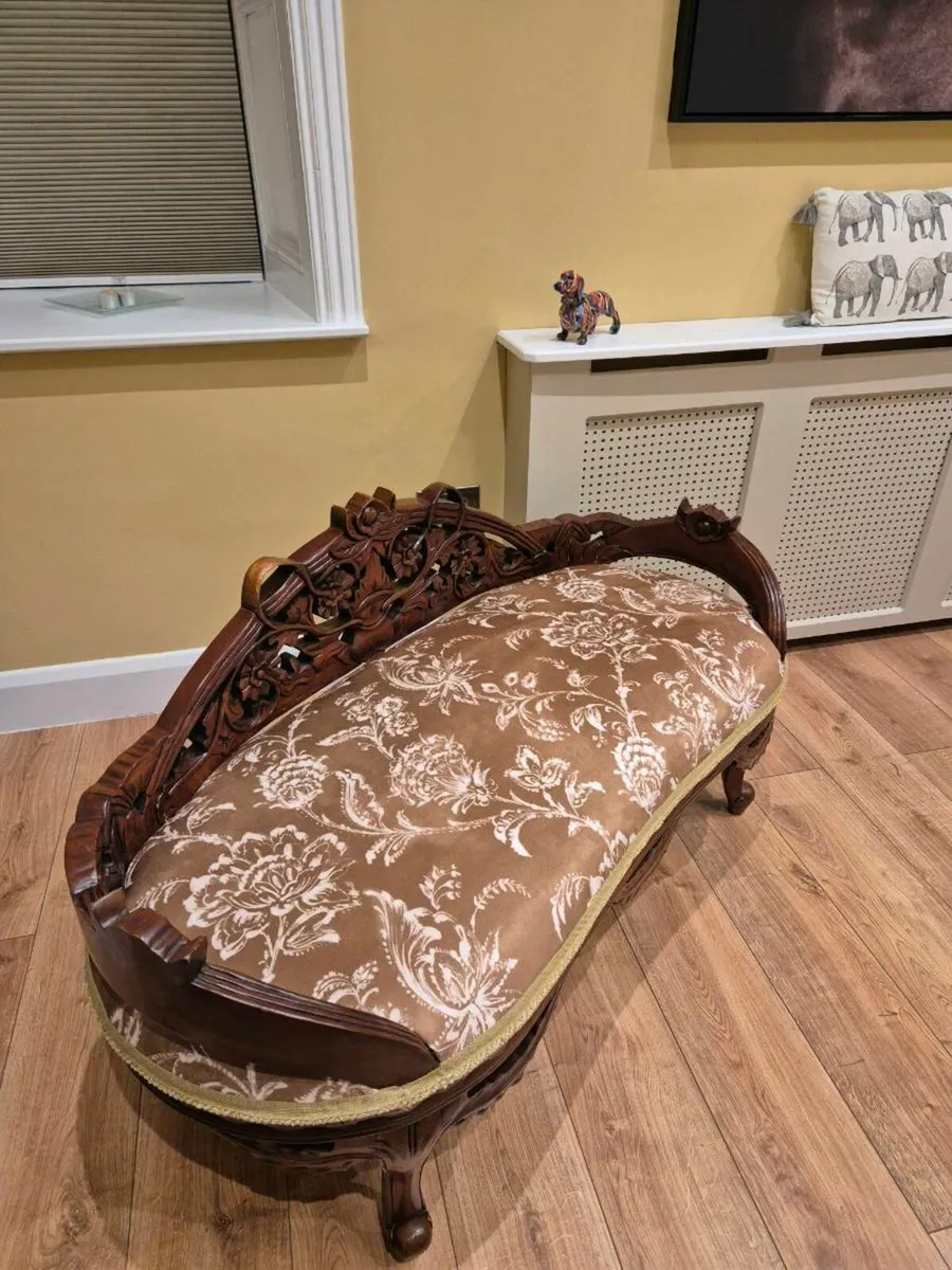 Window seat - Image 4