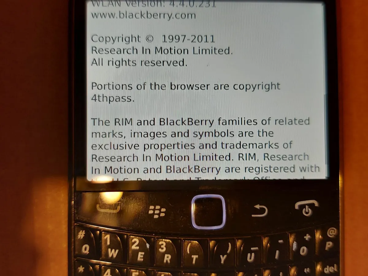 Blackberry BOLD 9900, VF Network, 6GB HDD - Image 3