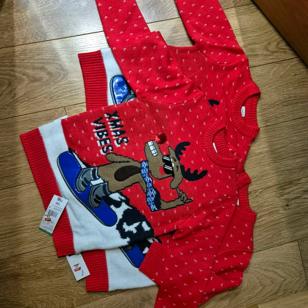 Christmas jumpers - Image 1