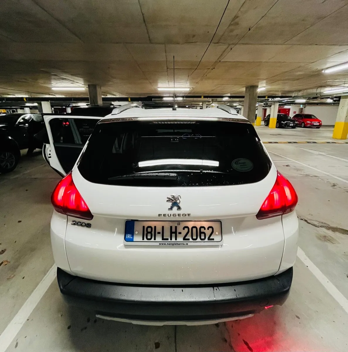 Peugeot 2008 Allure 1.2 AUTO - Image 3