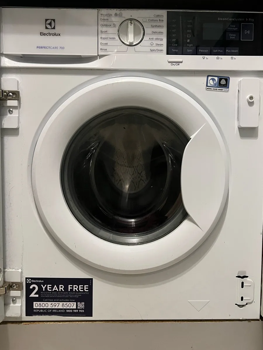 Electrolux 7KG Integrated Washing Machine 1400rpm - Image 2
