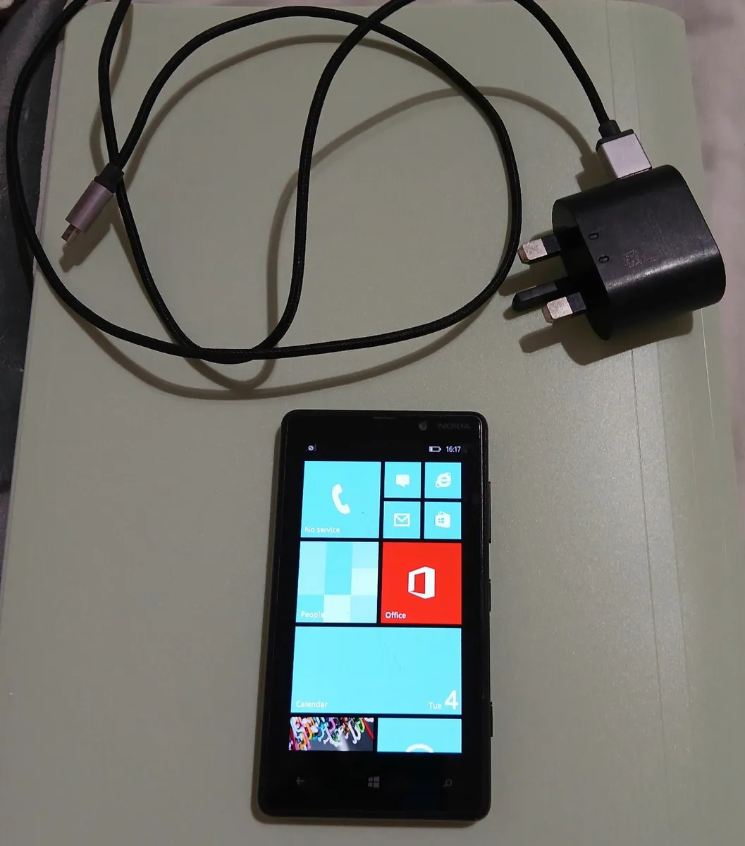 Nokia Lumia 820 Windows Phone - Image 3