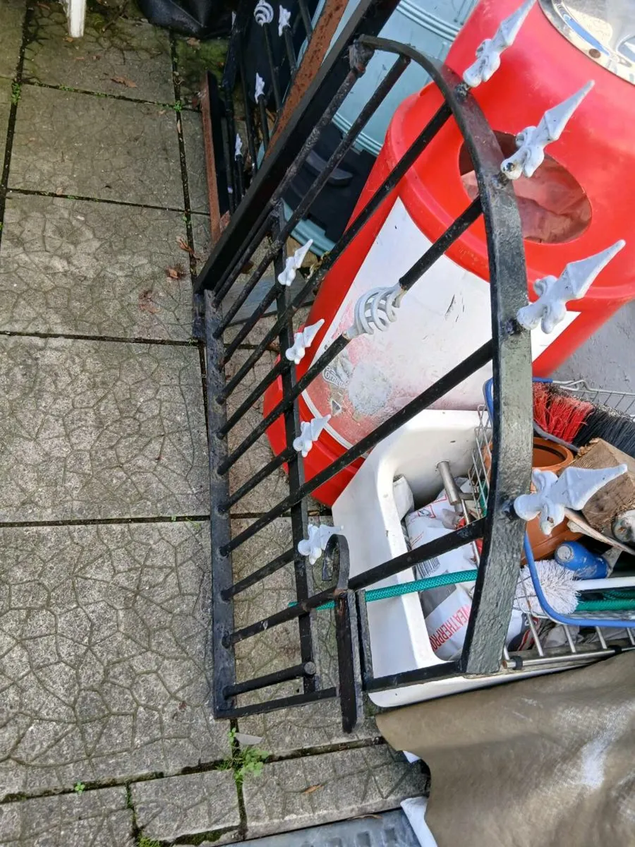 Pedestrian gates x 2 - Image 4